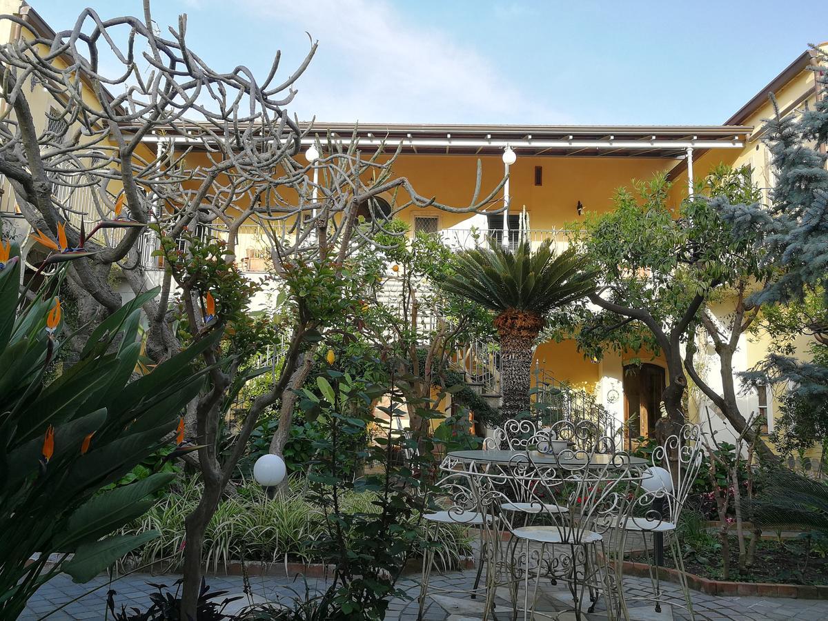 La Baronessa B&B Riposto Dış mekan fotoğraf